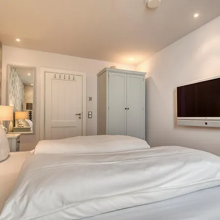 Holiday home Haus Riva *